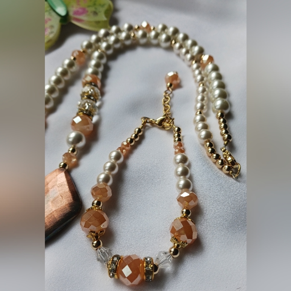 Handmade long necklace, bracelet, and earrings set - Picture 4 of 5